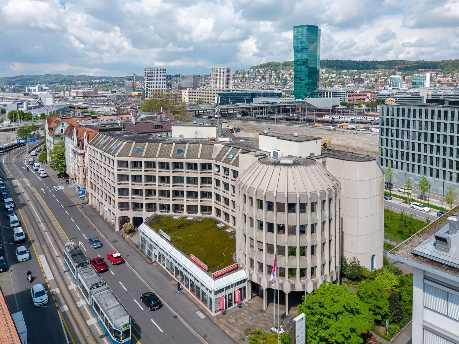 118m² office