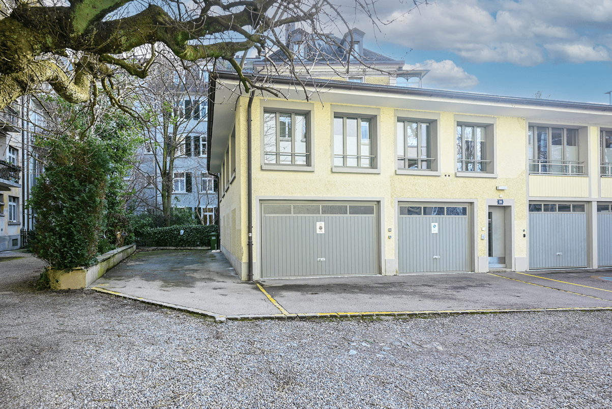249m² commercial