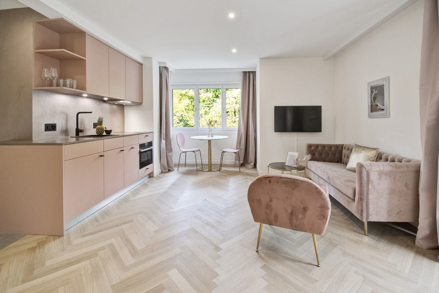 2 rooms furnished flat
