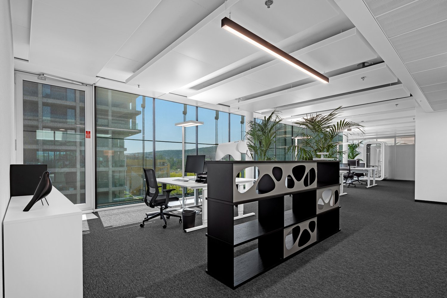 700m² office