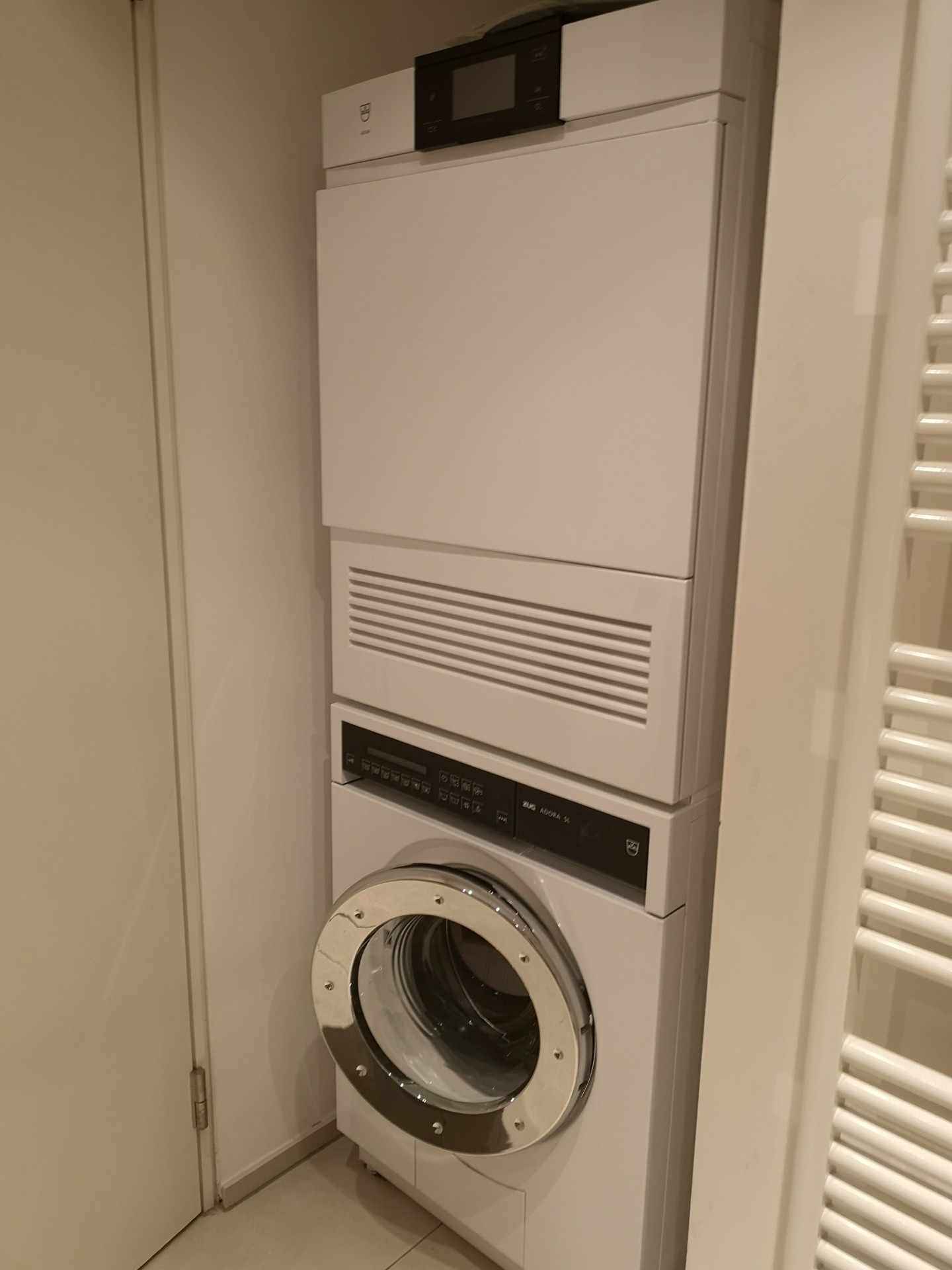 5 rooms apartment