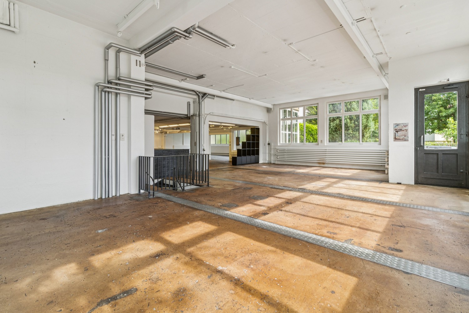 441m² commercial