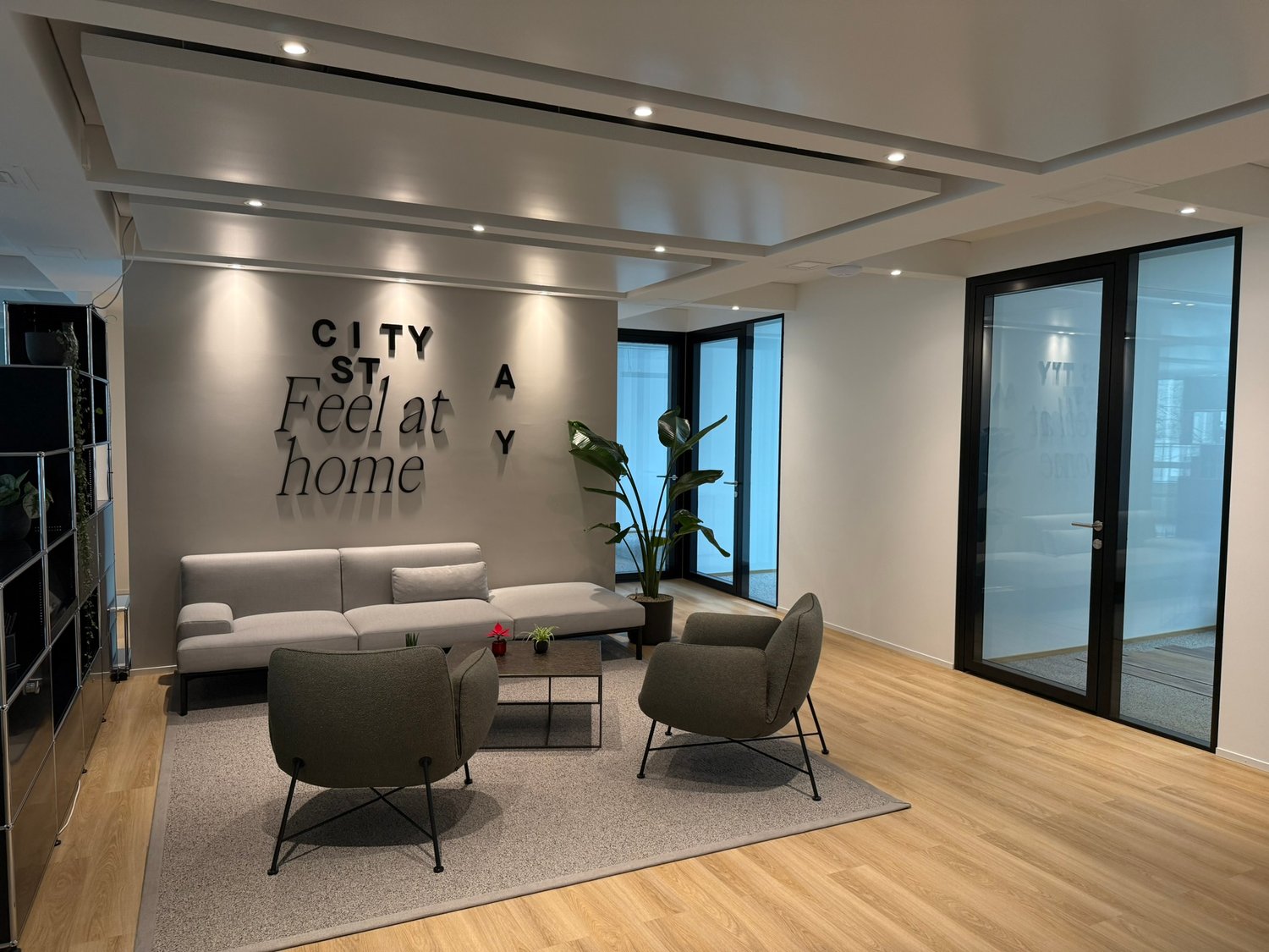 80m² office