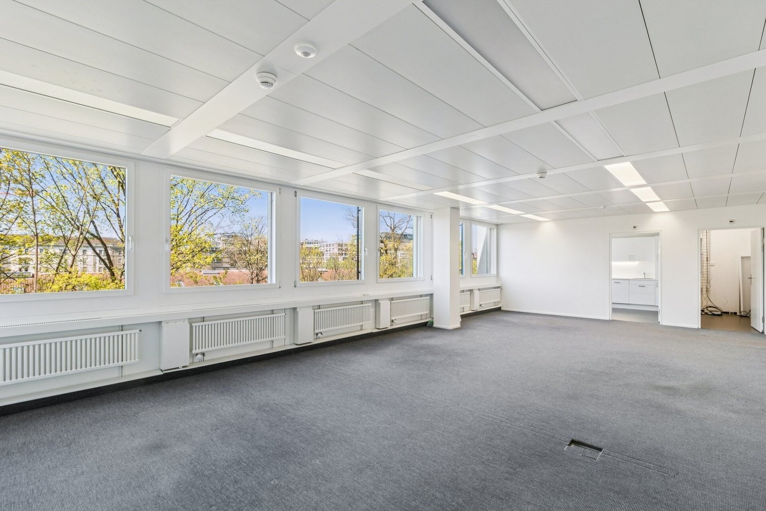 178m² office