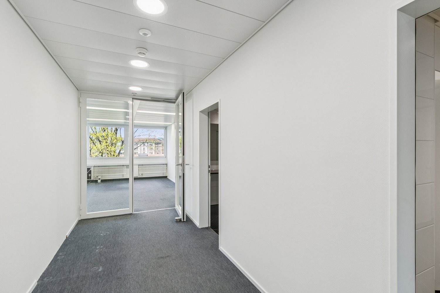 178m² office