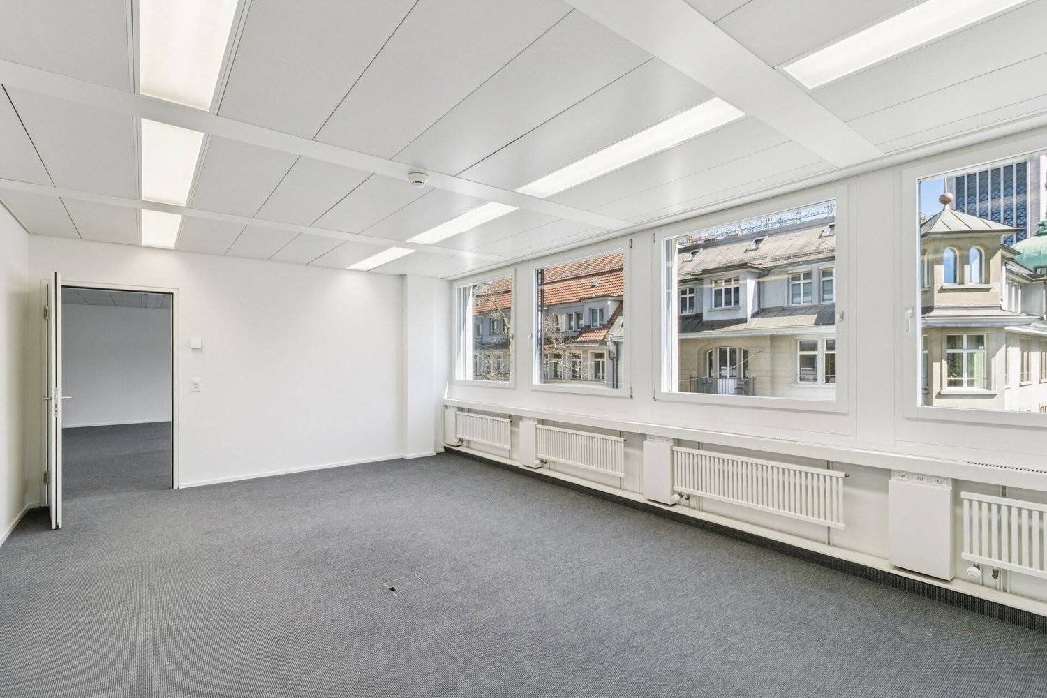 178m² office