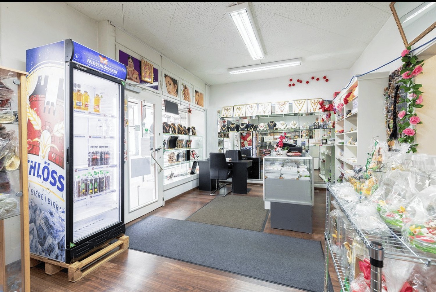 25m² commercial