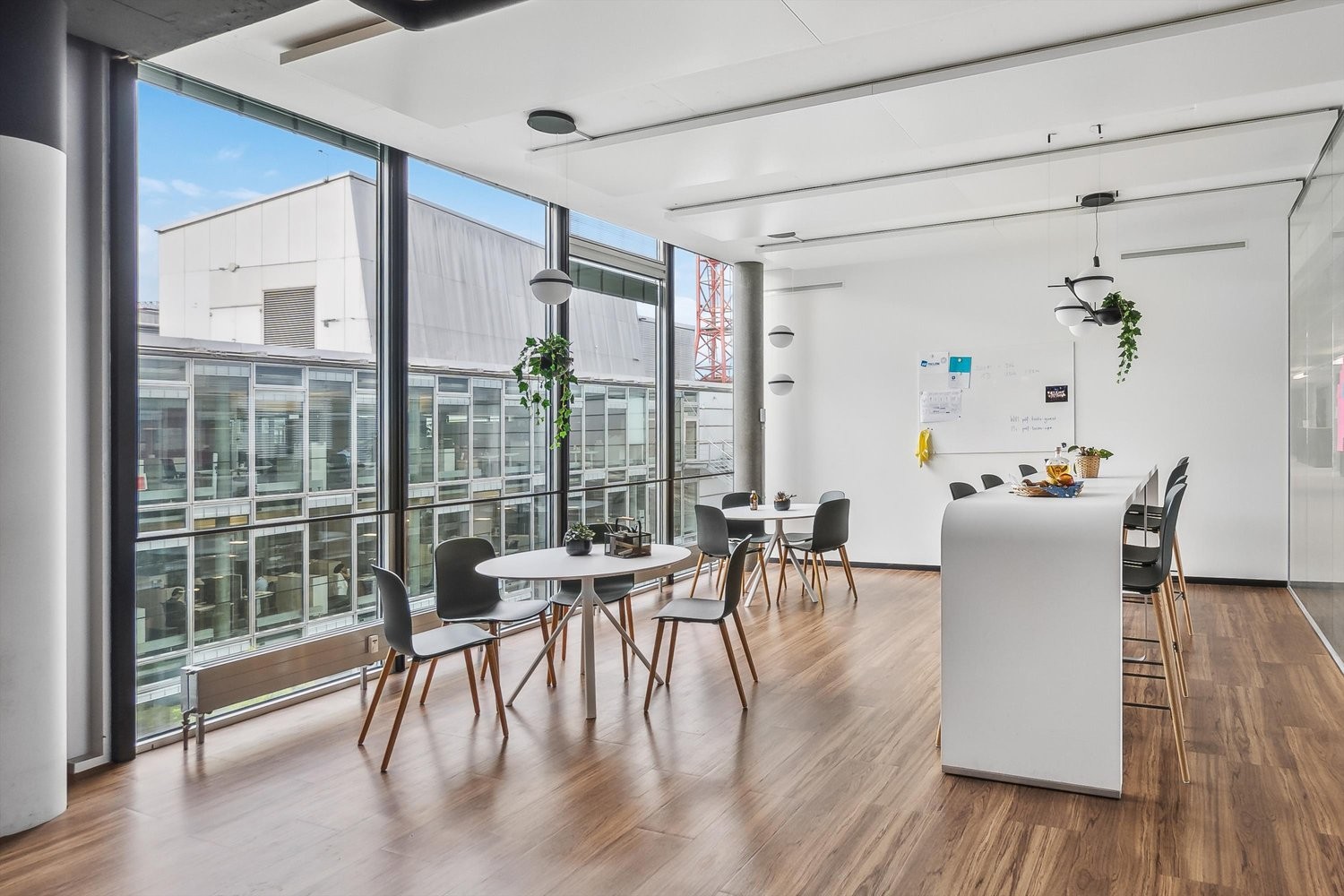 450m² office