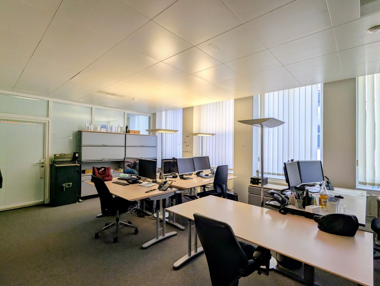 194m² office