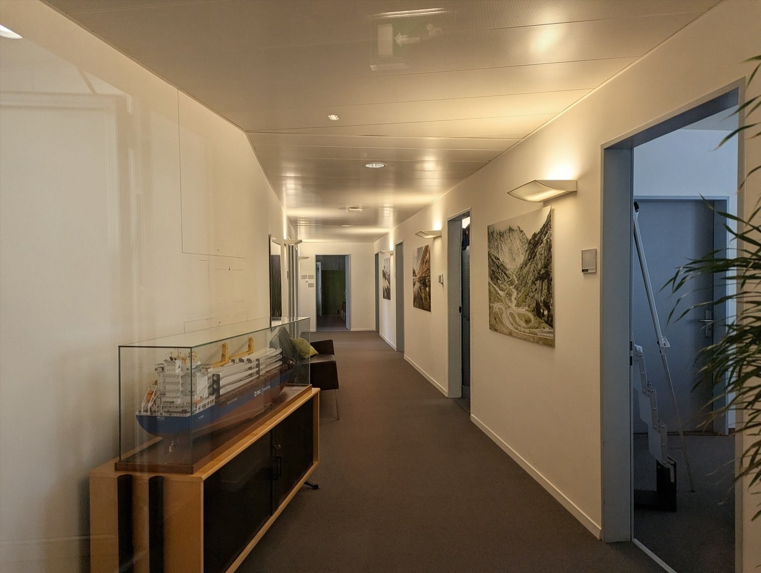 194m² office