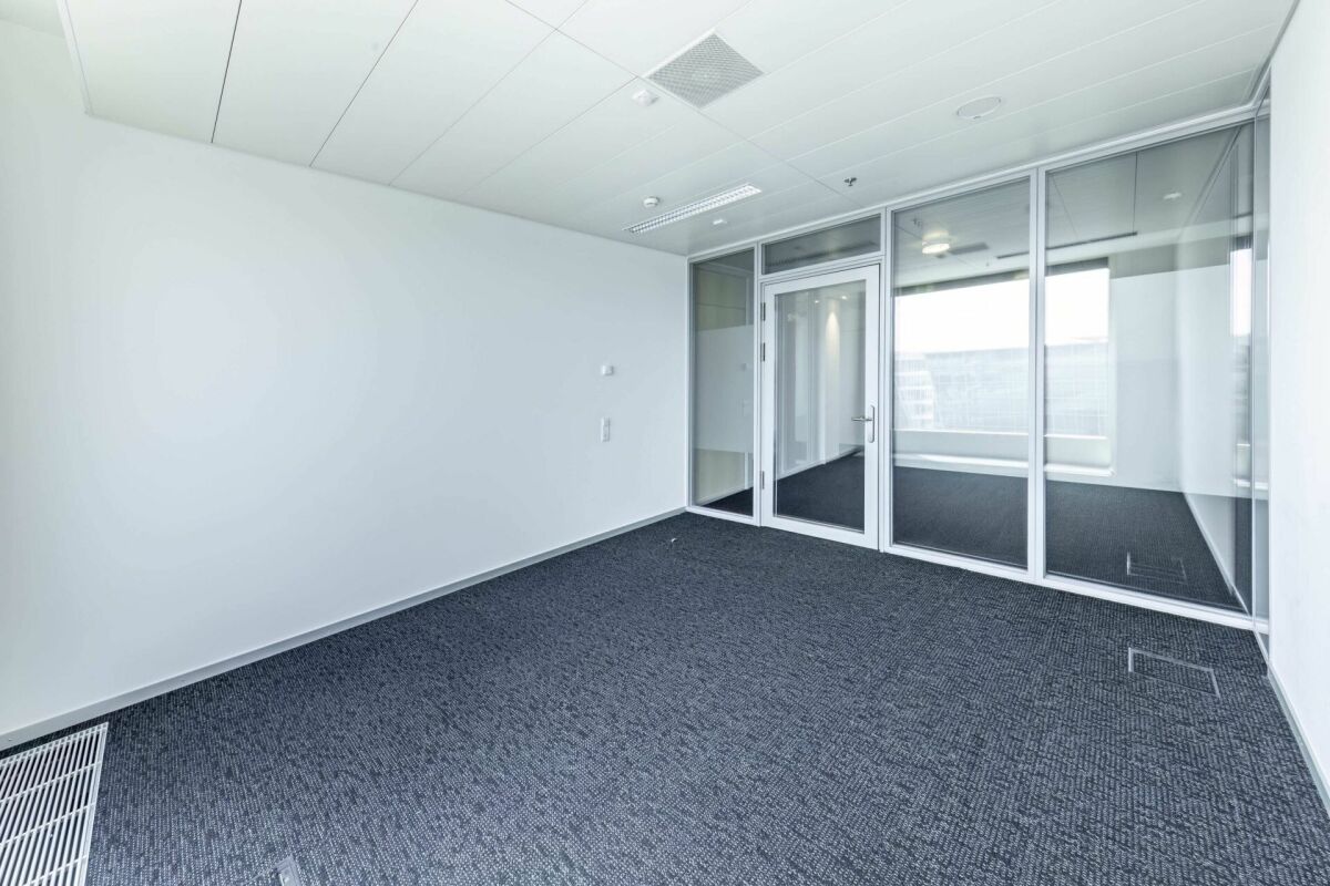 28m² office