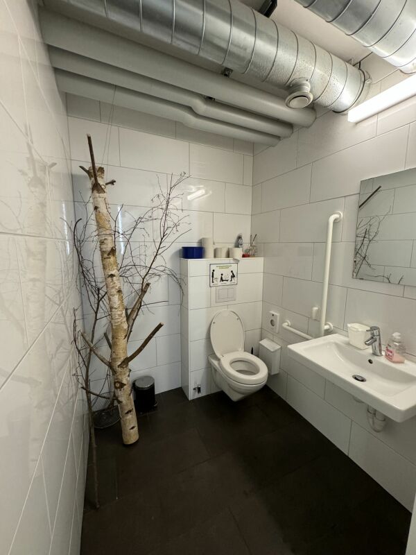 50m² commercial