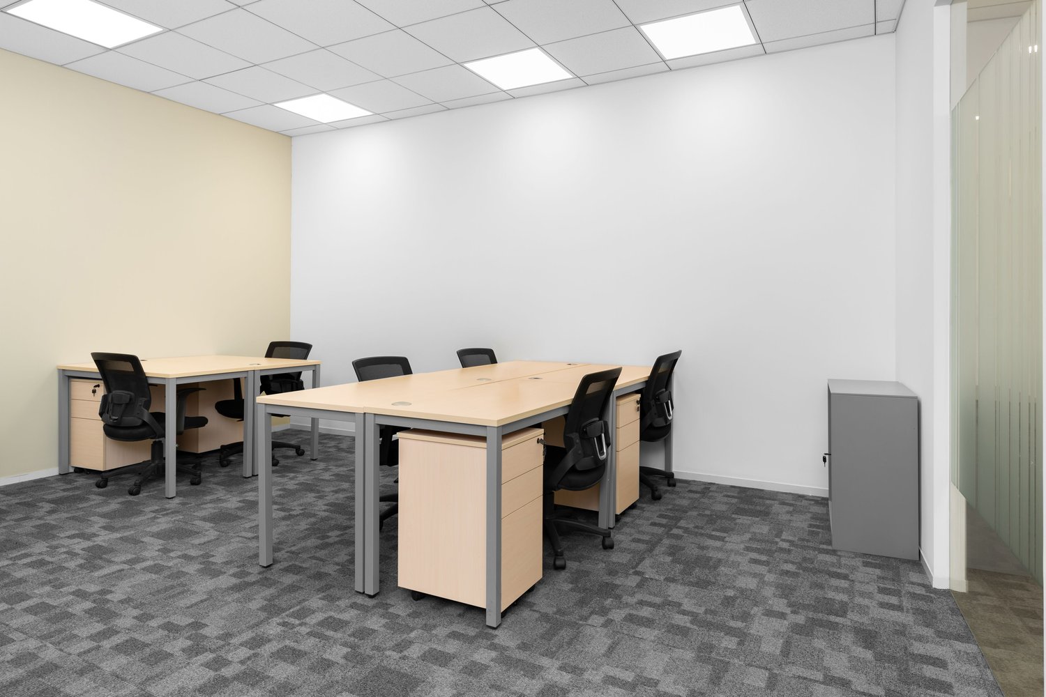120m² office