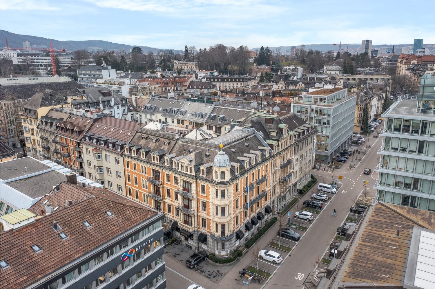 147m² office