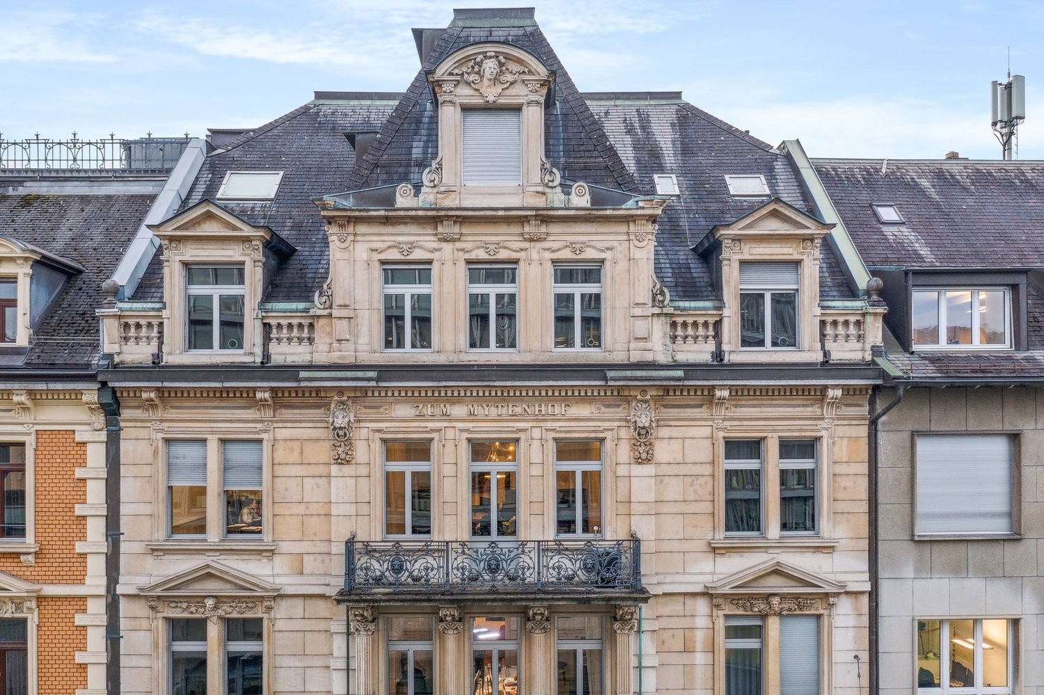 147m² office