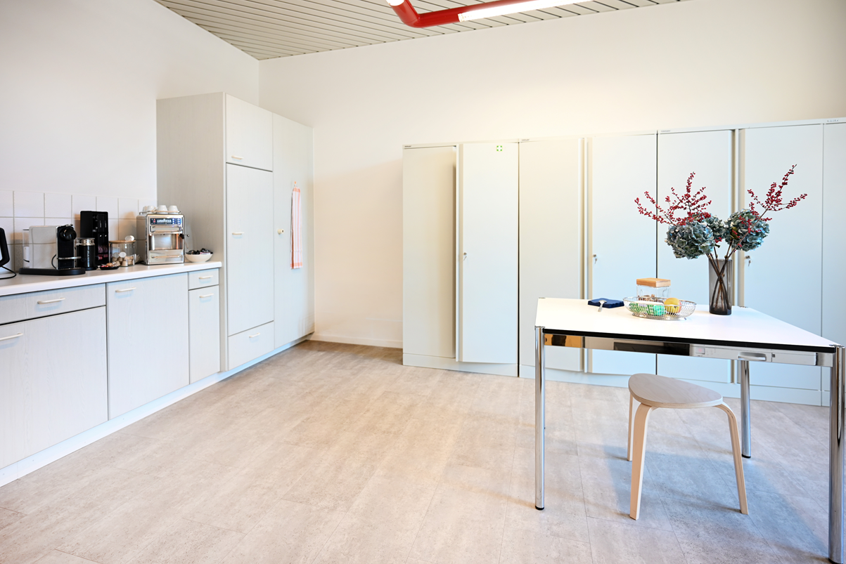 215m² office