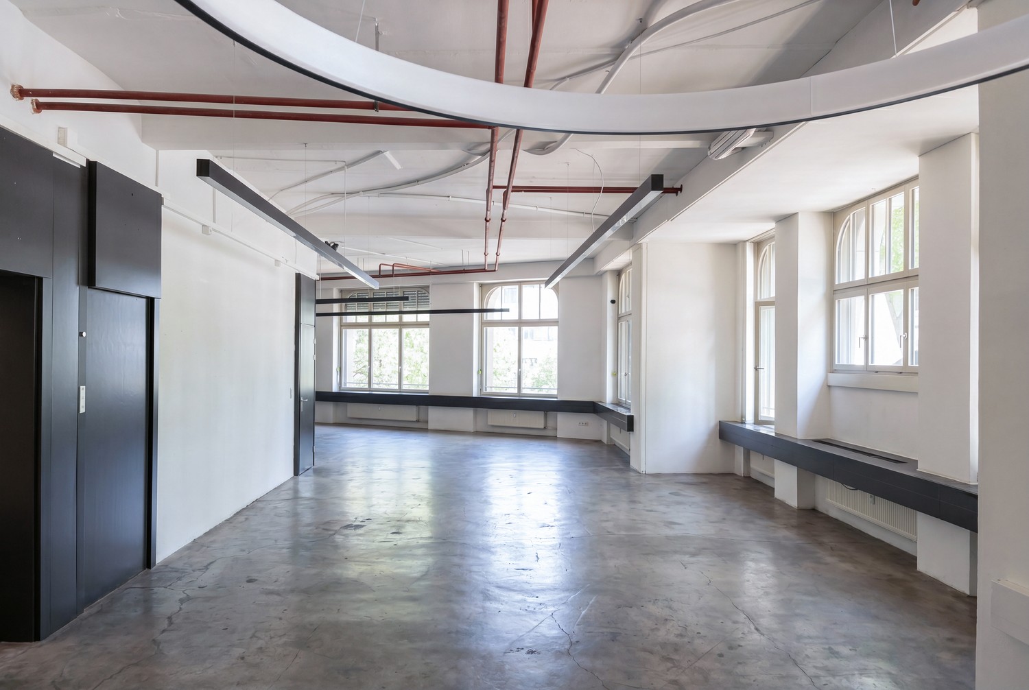 125m² office